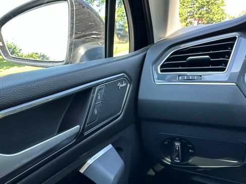 Used 2018 Volkswagen Tiguan SEL Premium AWD/4WD image 45