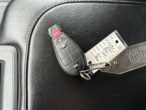 Used 2024 RAM 1500 Classic SLT image 29