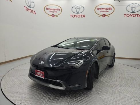 Used 2023 Toyota Prius XLE FWD image 2