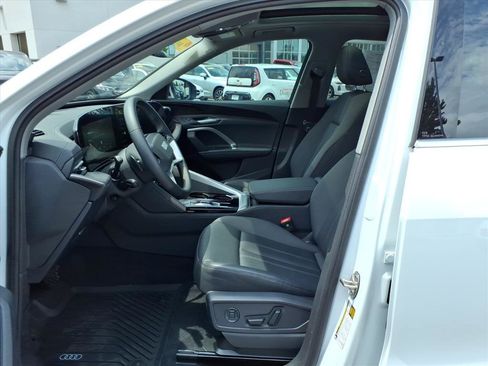 Certified 2025 Audi Q5 Premium w/ Convenience Package AWD/4WD image 11
