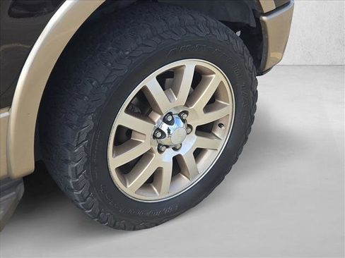 Used 2014 Ford F150 King Ranch w/ King Ranch Luxury Package image 17