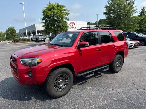 Used 2020 Toyota 4Runner SR5 Premium AWD/4WD image 2