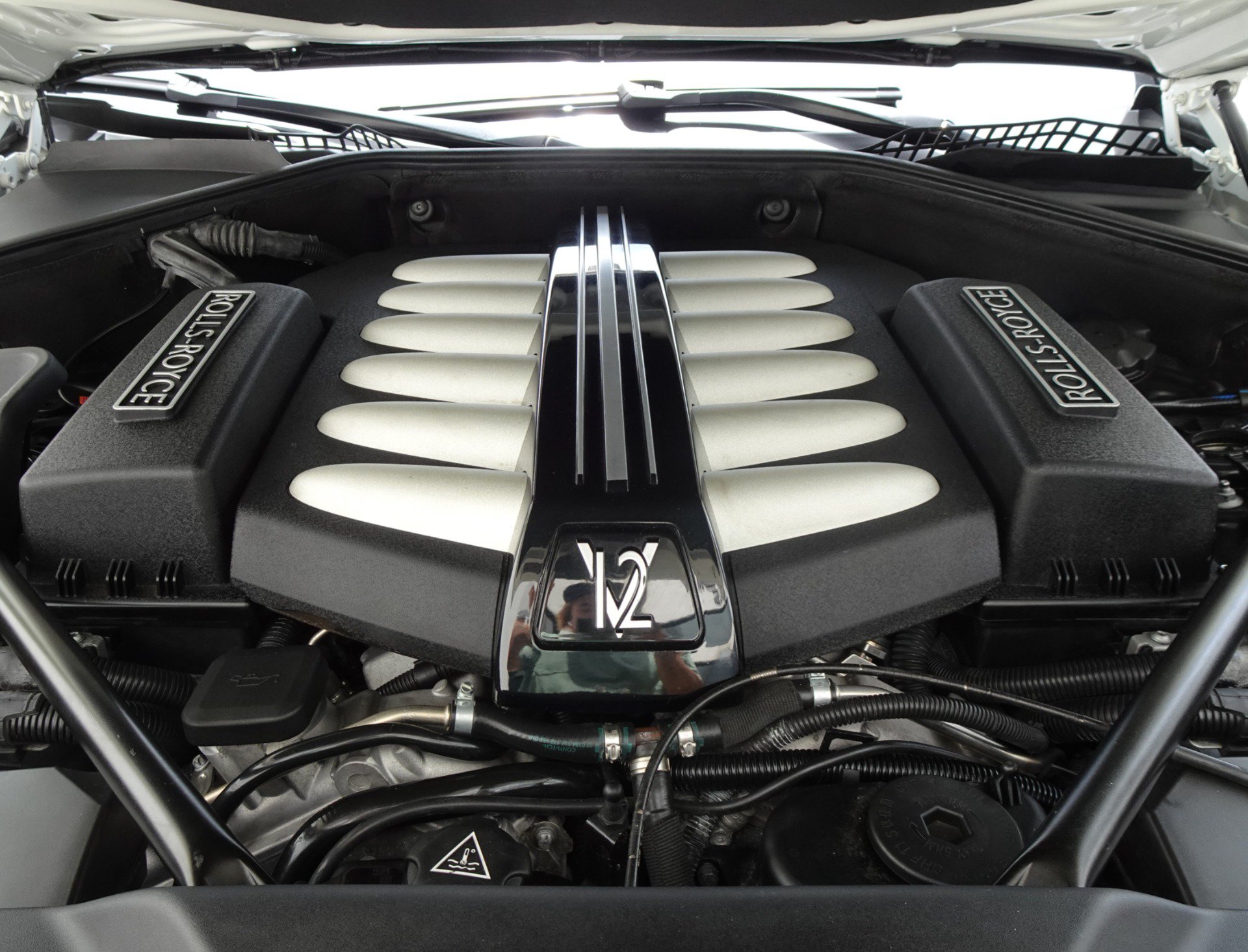 Used 2012 Rolls-Royce Ghost RWD image 23