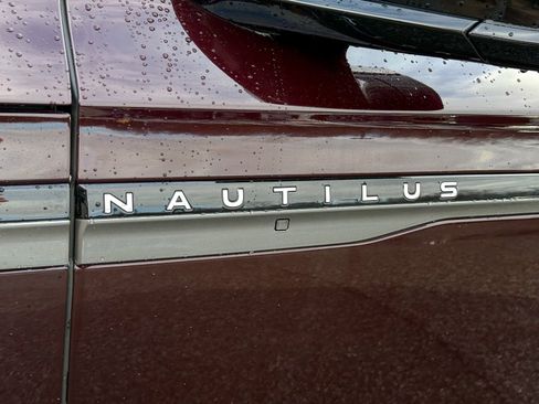 Certified 2024 Lincoln Nautilus Reserve w/ Equipment Group 202A image 12