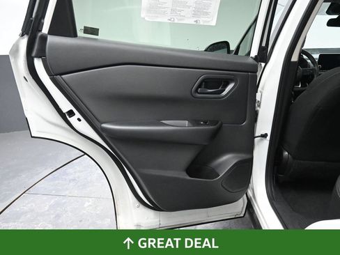 Used 2024 Nissan Rogue S AWD/4WD image 27