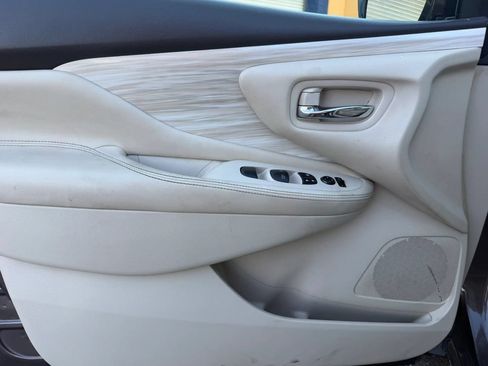 Used 2015 Nissan Murano S FWD image 9
