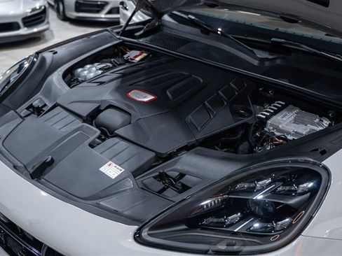 Used 2021 Porsche Cayenne Turbo AWD/4WD image 47