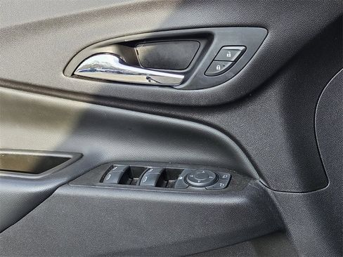 Used 2020 Chevrolet Equinox LT image 26