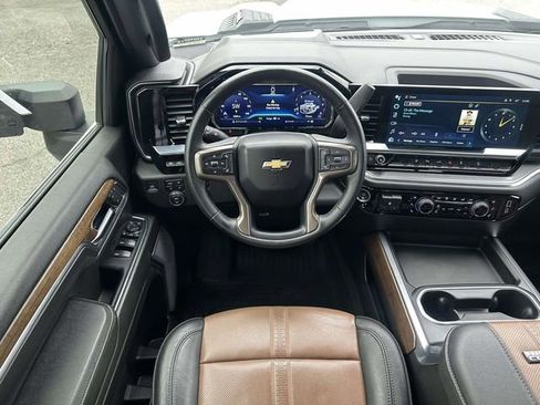 Used 2024 Chevrolet Silverado 2500 High Country w/ High Country Premium Package image 14