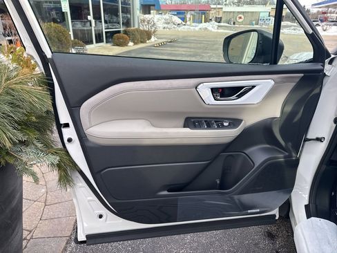 New 2025 Subaru Forester Limited image 9