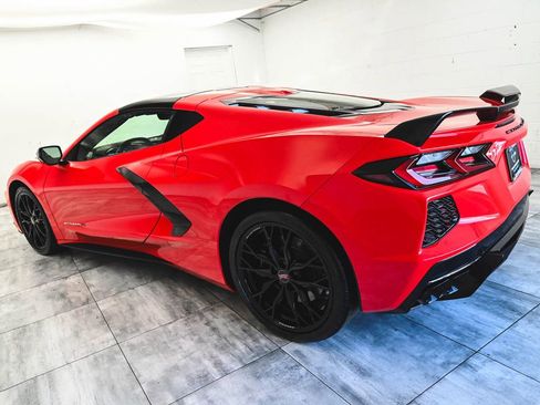 Used 2024 Chevrolet Corvette Stingray Premium Cpe w/ Z51 Performance Package RWD image 4