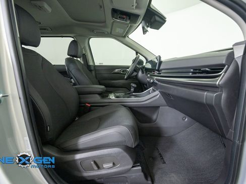 Used 2026 Kia Carnival SX Prestige FWD image 42