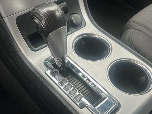 Used 2012 GMC Acadia SLE image 12