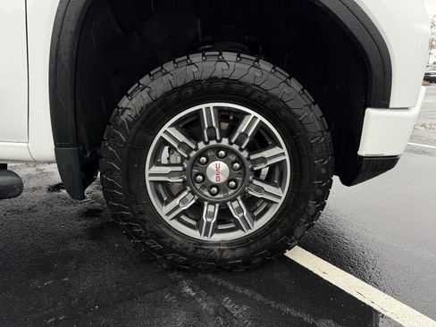 Used 2024 GMC Sierra 1500 AT4 w/ Technology Package image 33
