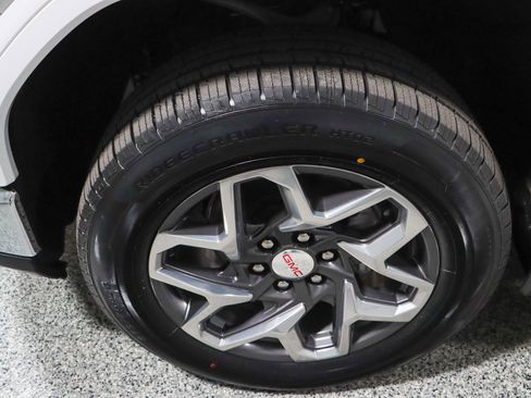 Used 2024 GMC Sierra 1500 SLT image 11