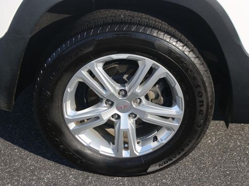 Used 2020 GMC Terrain SLE FWD image 35