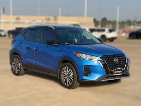 Certified 2024 Nissan Kicks SV FWD image 5
