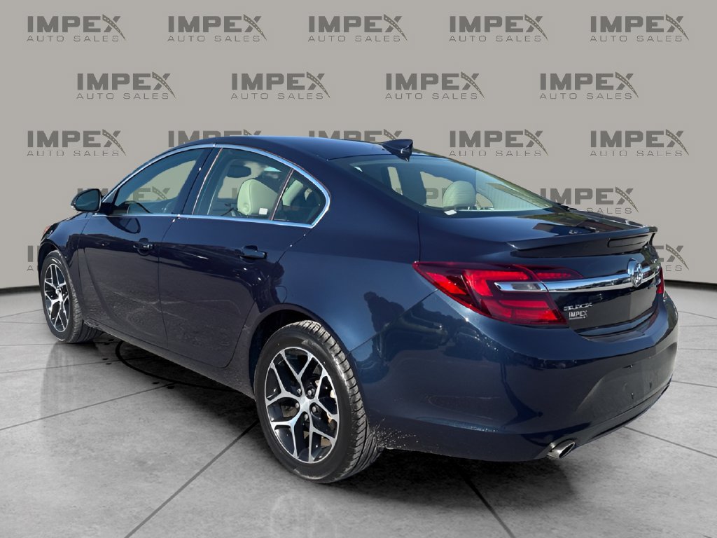 Used 2017 Buick Regal Sport Touring FWD image 3