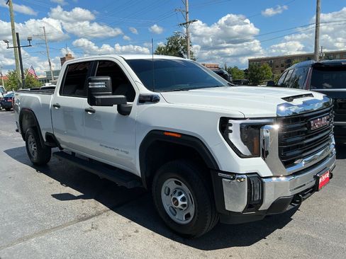 Used 2024 GMC Sierra 2500 Pro w/ 1SA Pro Safety Plus Package AWD/4WD image 3