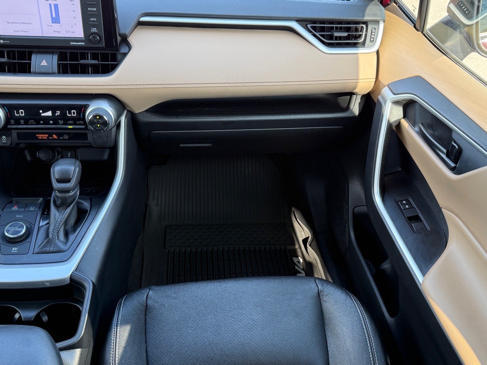 Used 2020 Toyota RAV4 LE w/ All Weather Liner Package AWD/4WD image 15