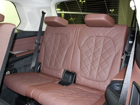 New 2026 BMW X7 xDrive40i image 18