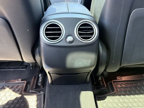 Used 2020 Mercedes-Benz GLC 300 image 25