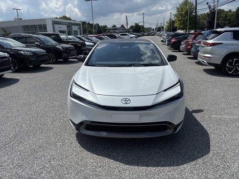Used 2025 Toyota Prius Limited w/ Limited Premium Package AWD/4WD image 17