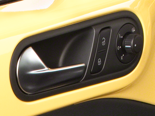 Used 2012 Volkswagen Beetle 2.0T FWD image 19