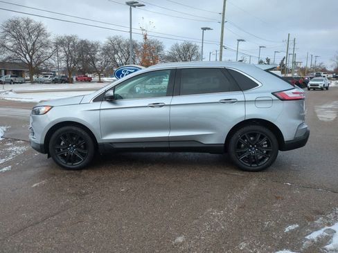 Certified 2024 Ford Edge SEL w/ Convenience Package image 5