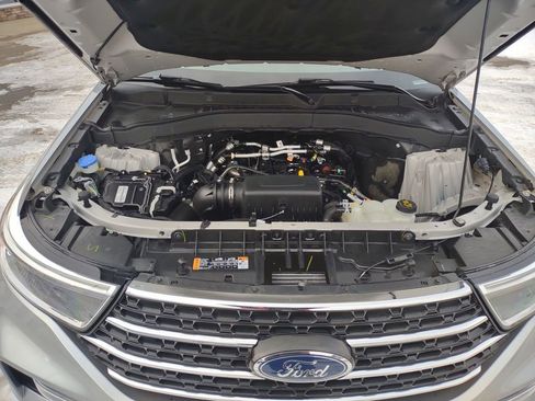 Used 2021 Ford Explorer XLT w/ Equipment Group 202A image 27