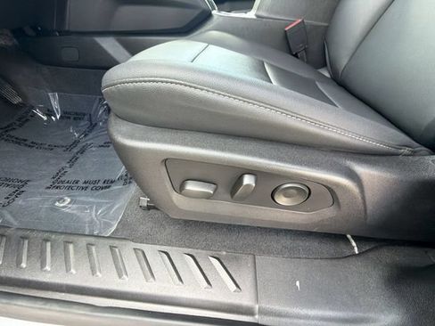 Used 2024 GMC Canyon Elevation w/ Elevation Premium Package RWD image 12