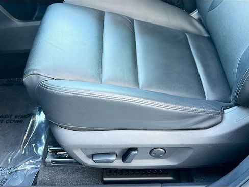 Used 2023 Nissan Rogue SL w/ SL Premium Package FWD image 19