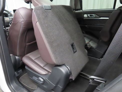 Used 2025 Ford Explorer Platinum w/ LUX Leather Package AWD/4WD image 70