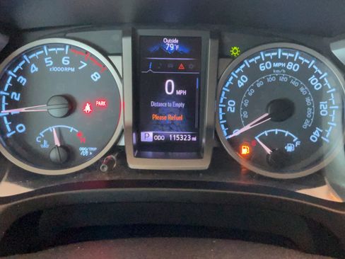 Used 2019 Toyota Tacoma SR5 AWD/4WD image 10