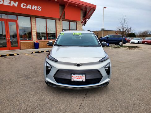 Used 2023 Chevrolet Bolt EUV LT image 2