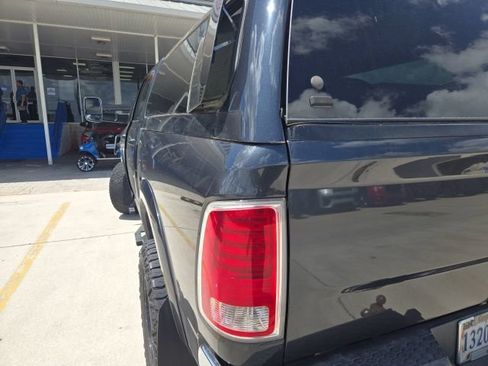 Used 2017 RAM 2500 Laramie w/ Convenience Group AWD/4WD image 11