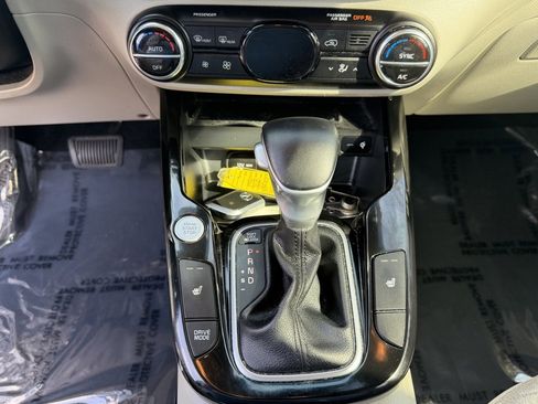 Used 2020 Kia Soul EX image 25