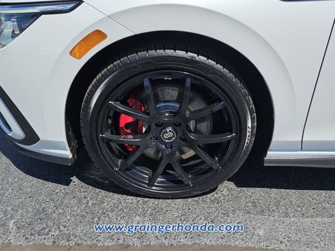 Used 2022 Volkswagen GTI SE FWD image 9