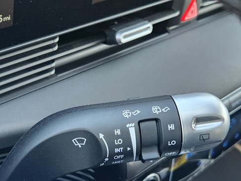 Used 2025 Hyundai Ioniq 5 SE image 18