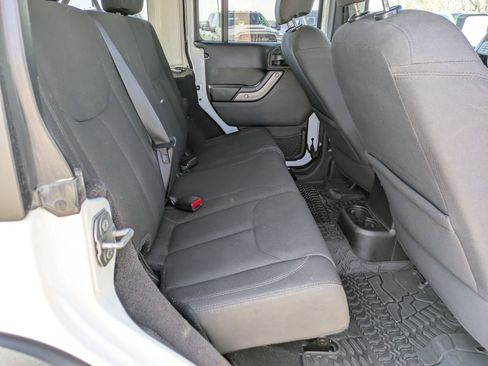 Used 2018 Jeep Wrangler Unlimited Sport S image 23