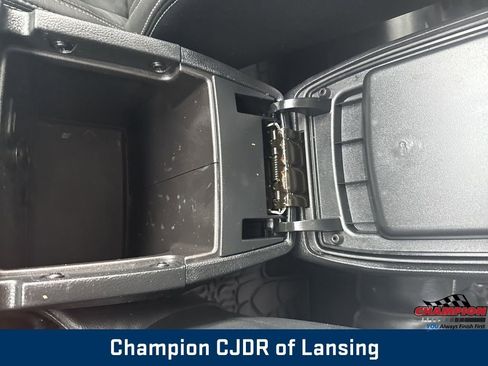 Used 2016 Jeep Wrangler Unlimited Sahara w/ Connectivity Group image 30