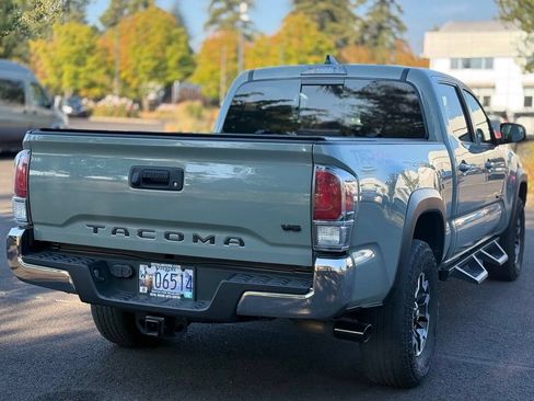 Certified 2022 Toyota Tacoma TRD Off-Road w/ Black Out Package (TMS) AWD/4WD image 5