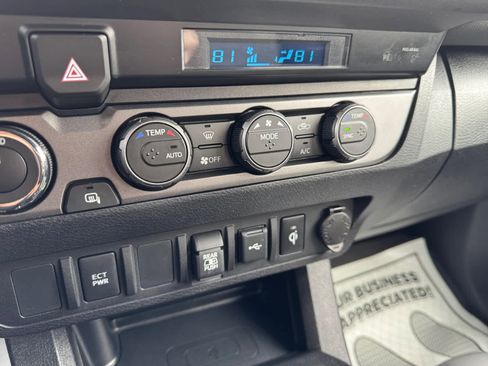 Used 2023 Toyota Tacoma TRD Off-Road image 4