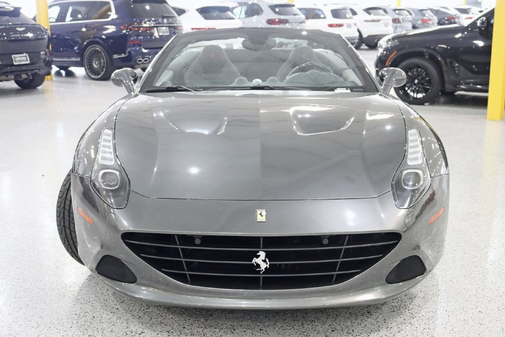 Used 2016 Ferrari California T RWD image 10