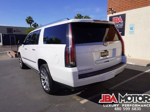 Used 2020 Cadillac Escalade ESV Platinum image 28