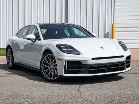 New 2025 Porsche Panamera image 9