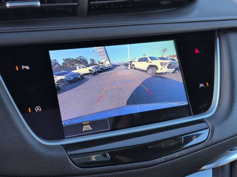 Used 2025 Cadillac XT6 Luxury image 15