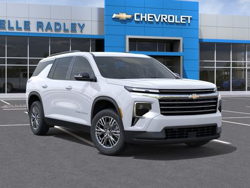 New 2026 Chevrolet Traverse LT w/ Driver Confidence Package AWD/4WD image 7
