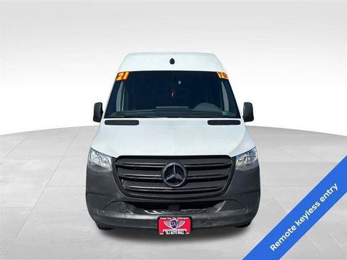 Used 2021 Mercedes-Benz Sprinter 2500 image 2