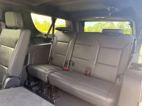 Used 2025 Chevrolet Suburban Z71 AWD/4WD image 11